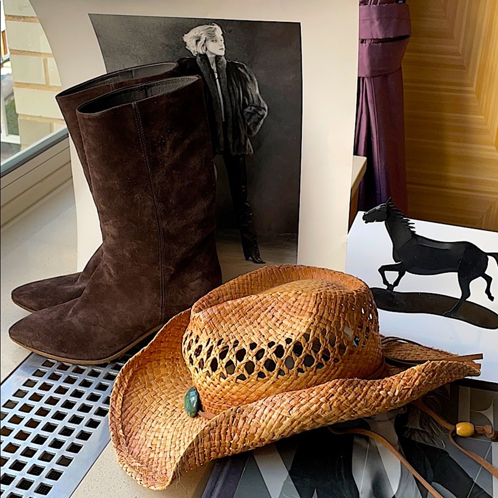 NWOT, chocolate mid calf western style boots
